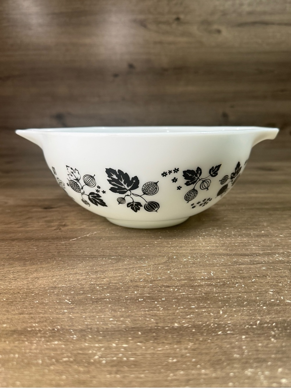 Vintage Pyrex Gooseberry Cinderella Mixing Bowl White/Black